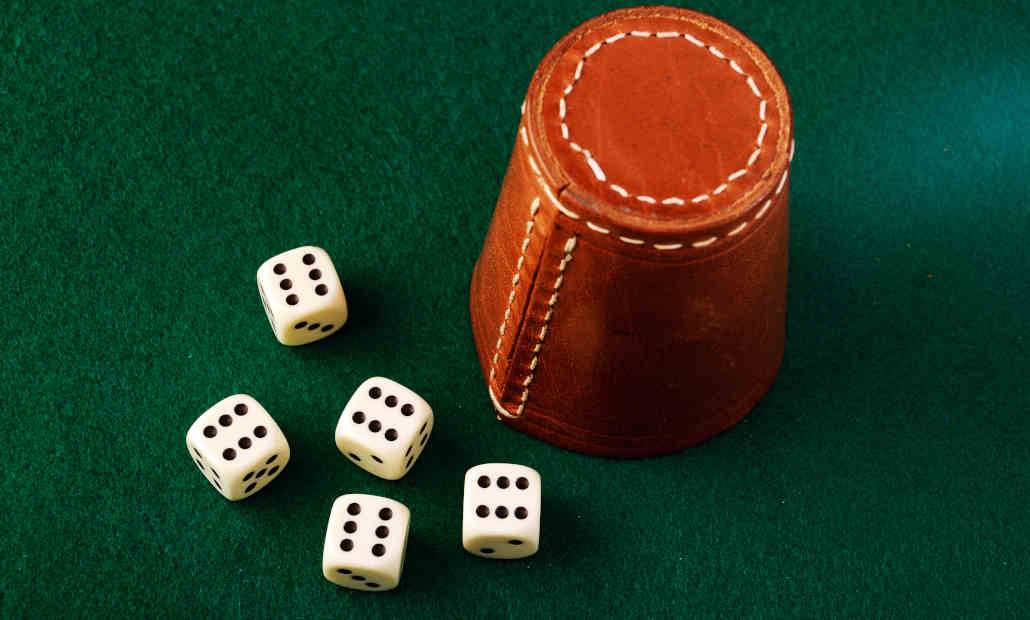 how to play poker dice